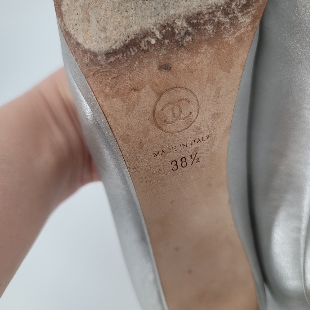 Chanel Silver Leather Black Cap Toe Platform Pumps Round Toe Size 38.5 with Box - Picture 11 of 14
